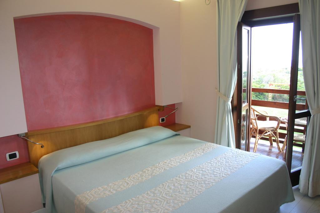 Double or Twin Room with Sea View