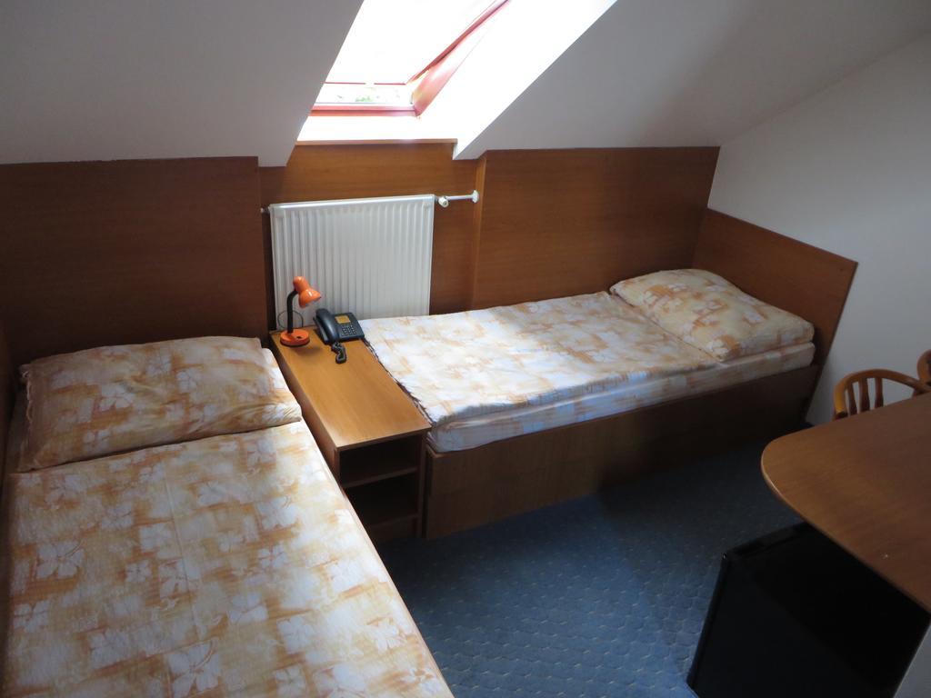 Economy Twin Room