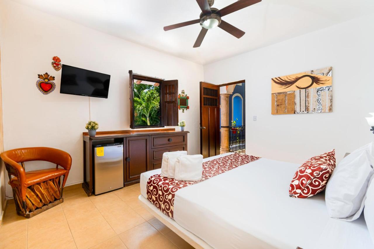 Standard Queen Room