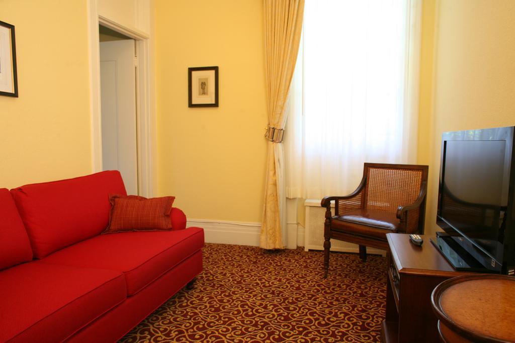 Queen Suite