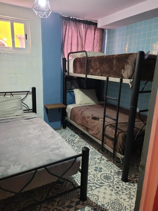 Habitación compartida de 4 camas para hombres