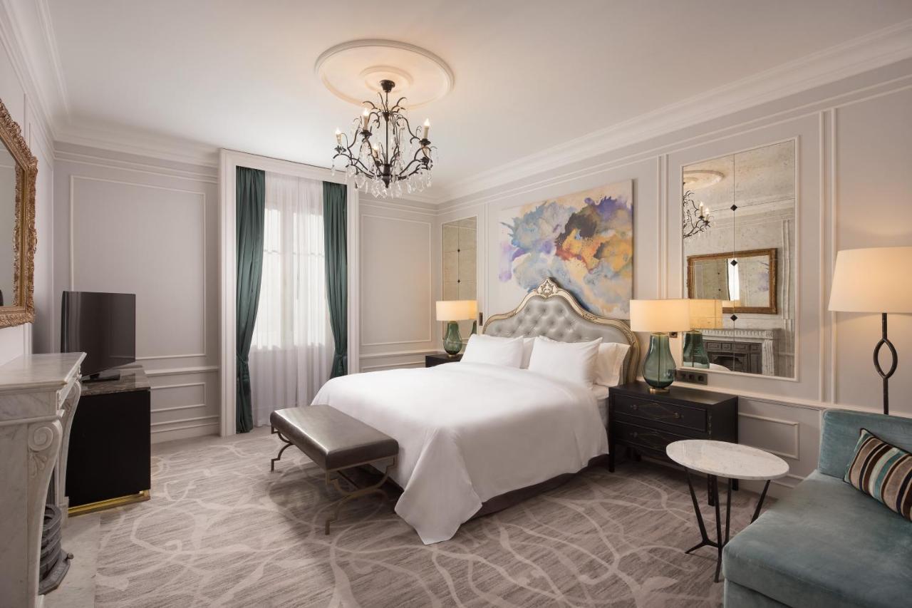 Garden Suite 1 Bedroom Suite 1 King Garden view