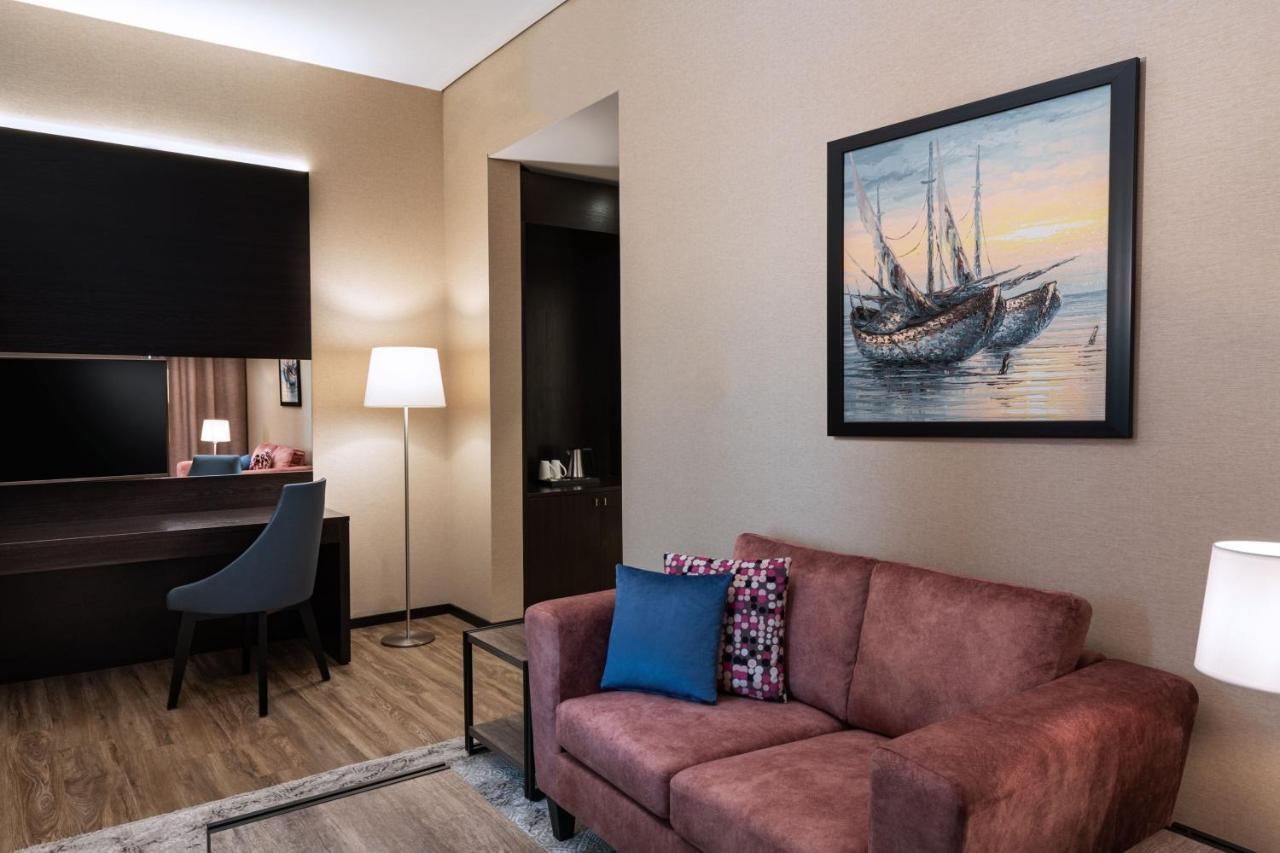 Junior Suite, (20% Discount on F&B outlet, A bottle of selected Beverage),1413394925:JPEG