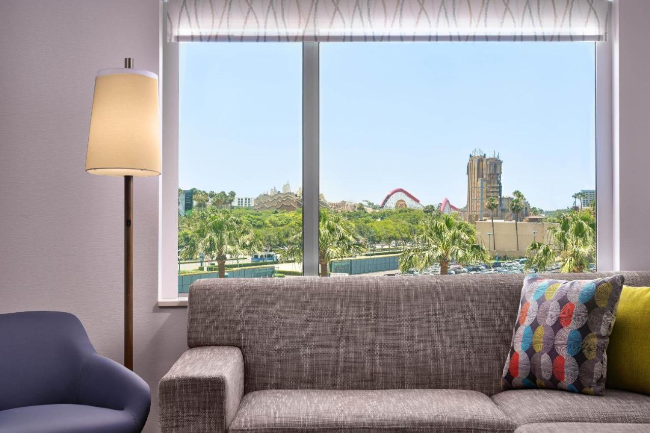 Disney Resort View Studio Suite 2 Queen Sofa bed