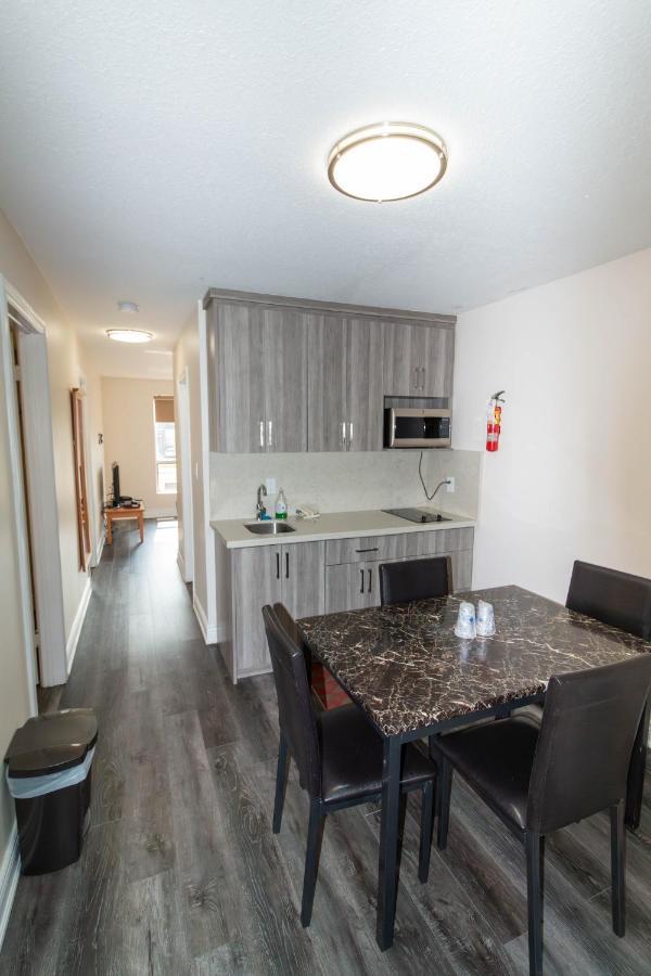 Two Bedroom Suite with Kitchentte - Non-Smoking