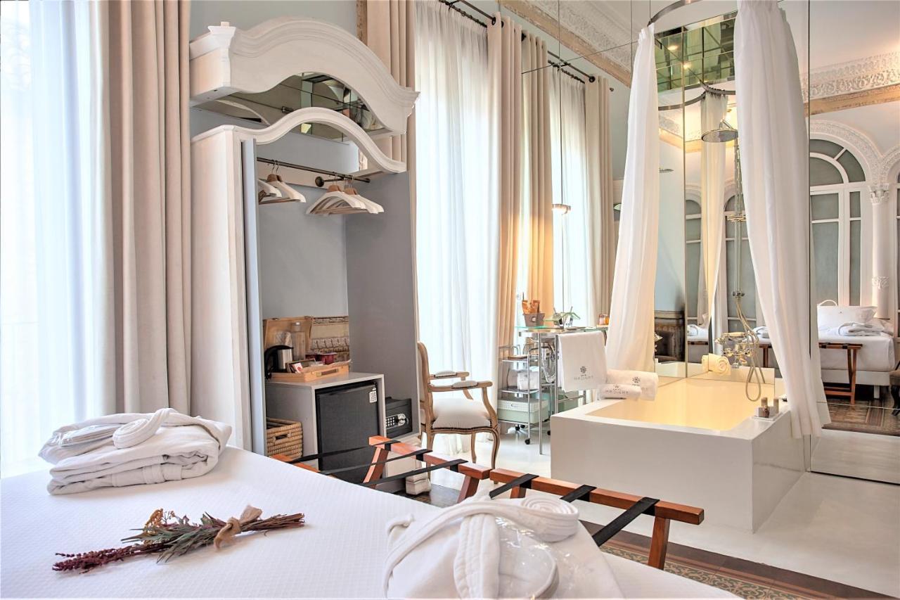 Deluxe Double Room Bath