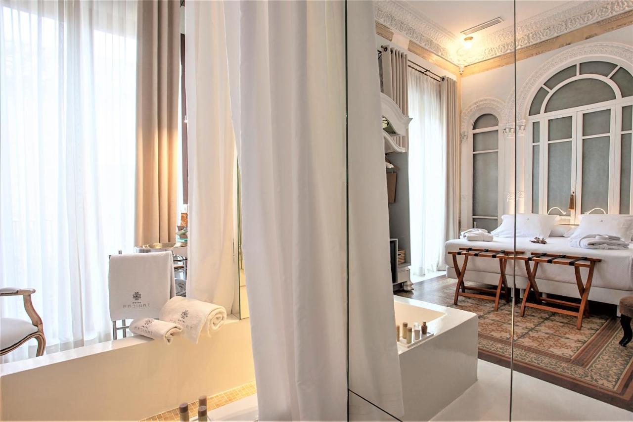 Deluxe Double Room Bath