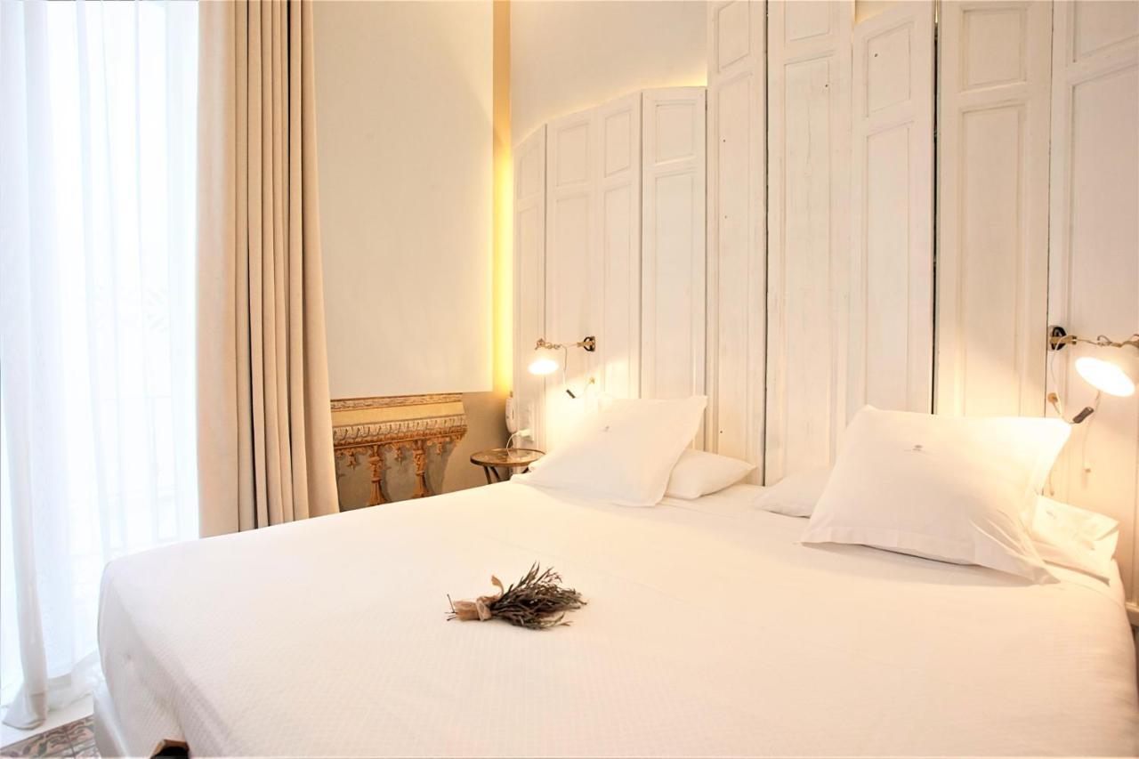 Deluxe Double Room Bath