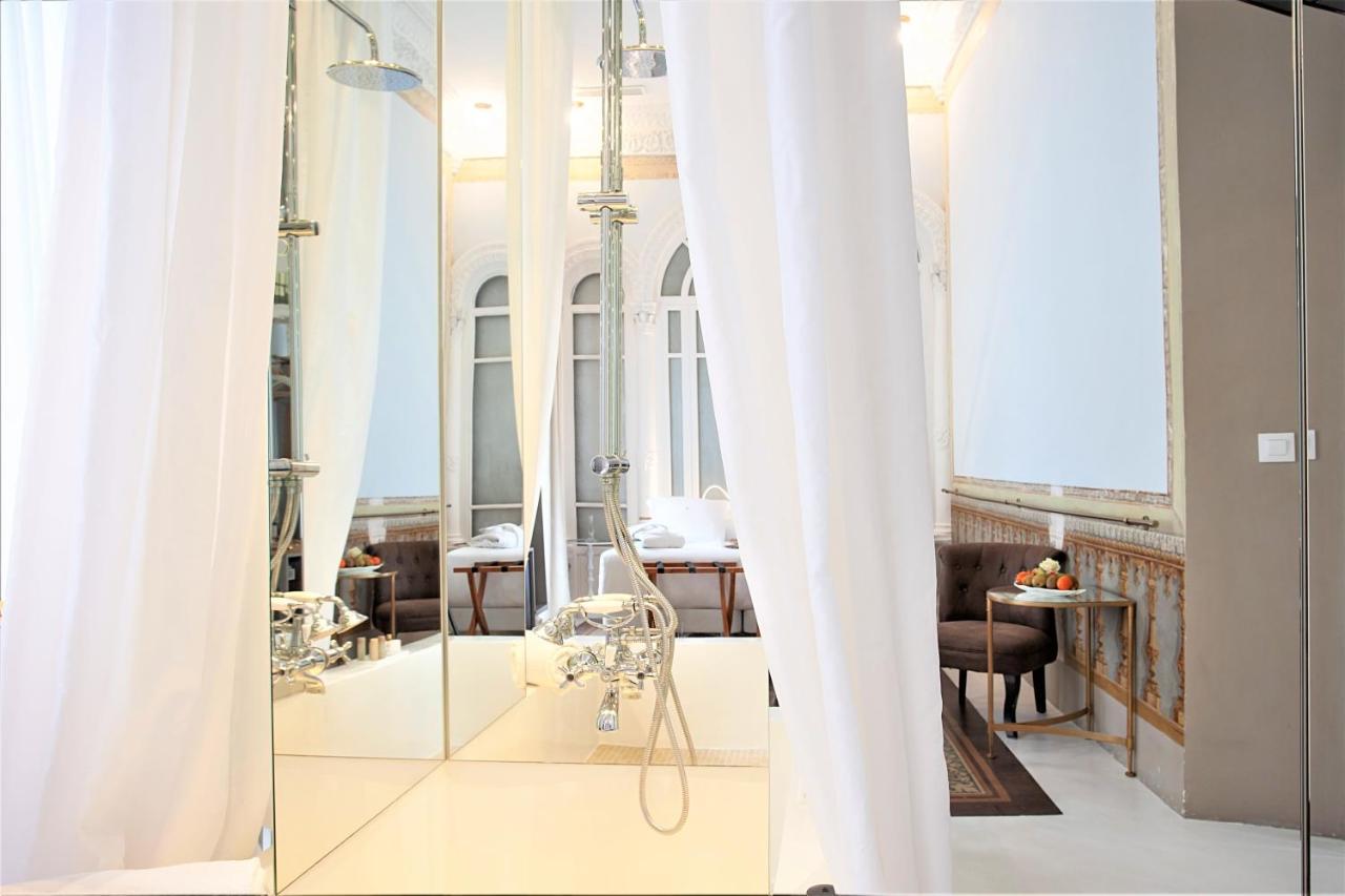 Deluxe Double Room Bath