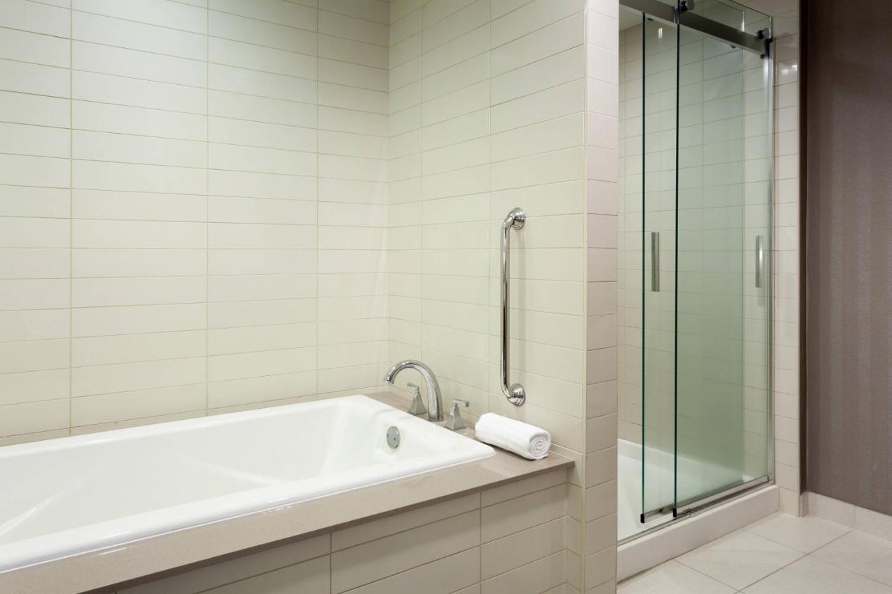 Suite Junior de 1 dormitorio con balcón y vistas al océano - 1 cama extragrande