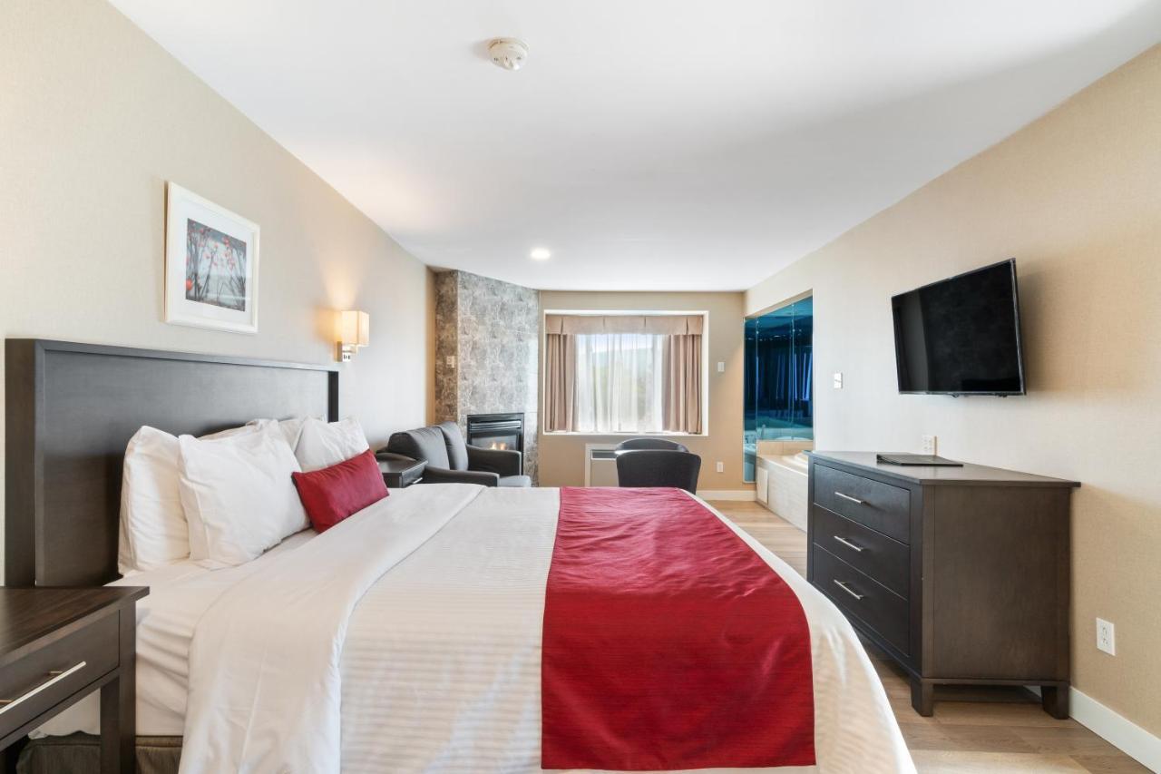 Junior Suite - King Bed and Sofa Bed with Double Spa Bath and Fireplace