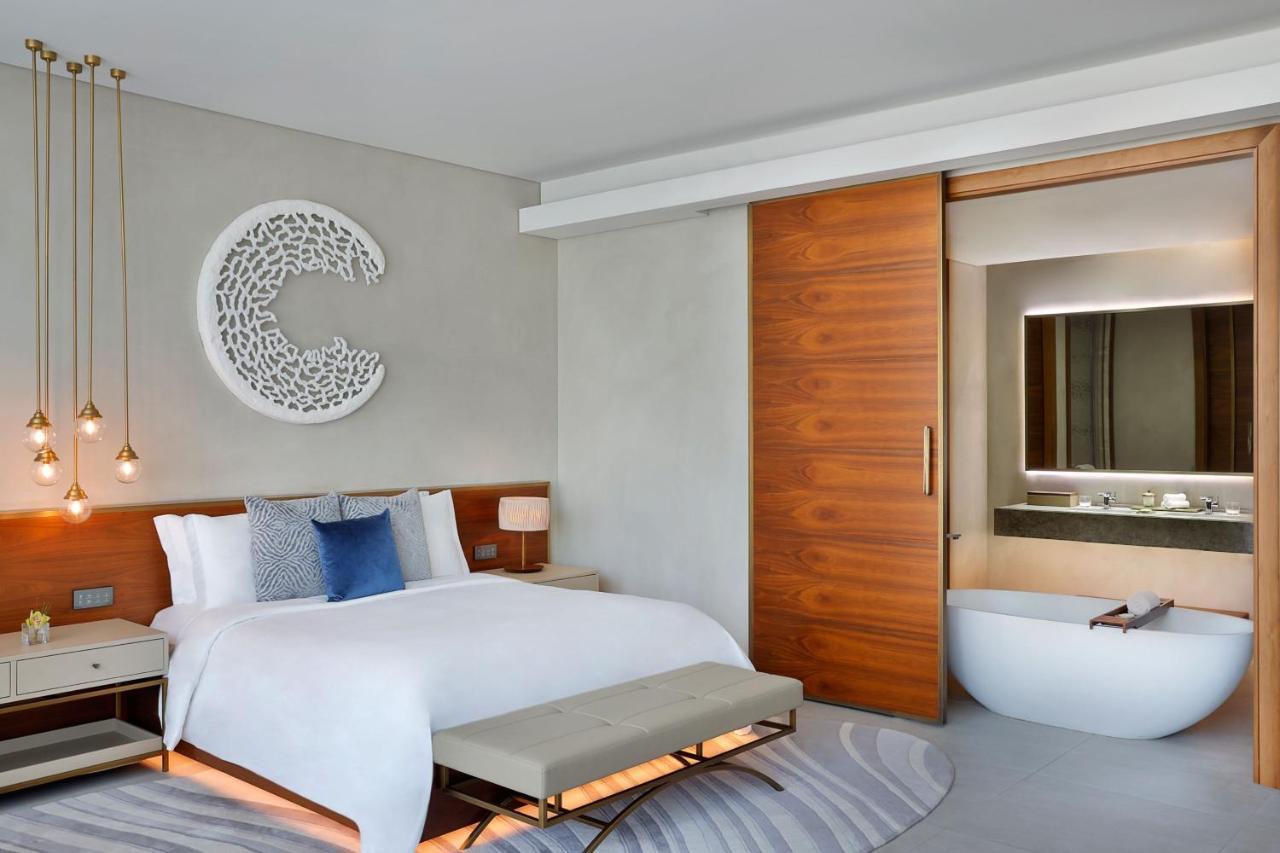 Habitación Superior con vistas parciales al Burj Khalifa o al centro de la ciudad y servicio de mayordomo Signature St. Regis - 1 cama extragrande