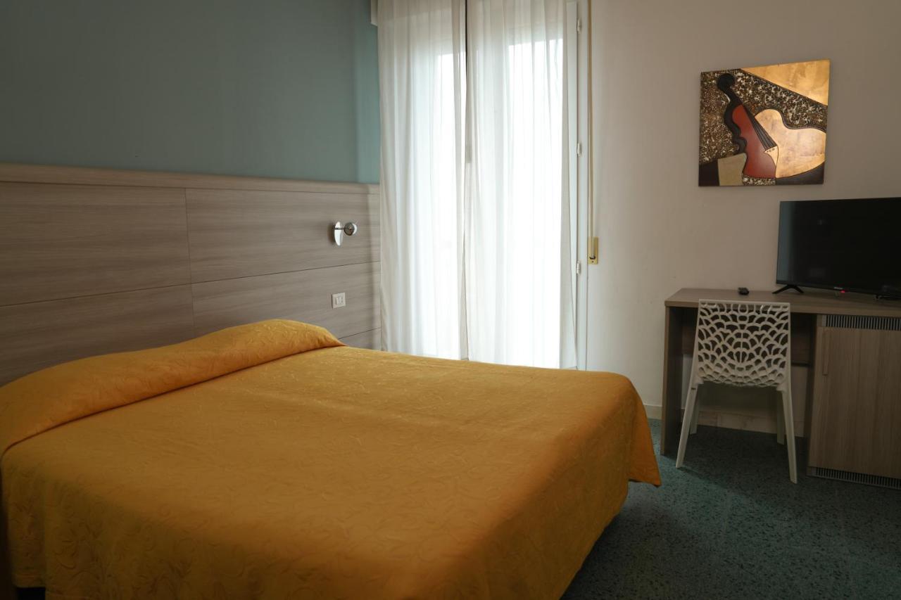 Economy Double or Twin Room,1414728711:JPEG