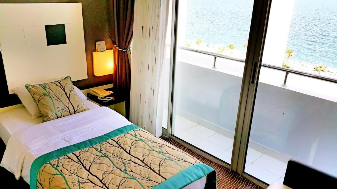 Standard Triple Room Side Sea View