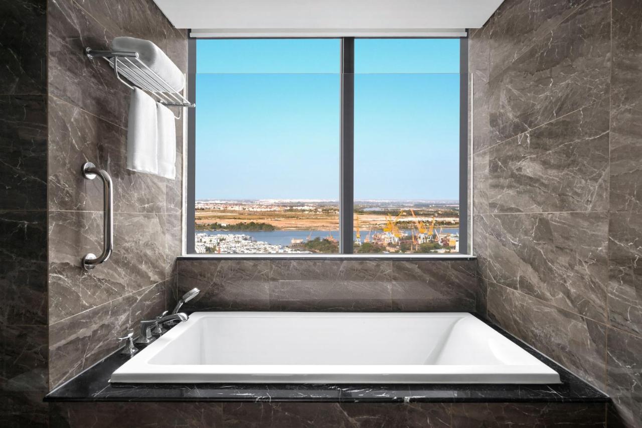 Sheraton Club Twin Skyline View