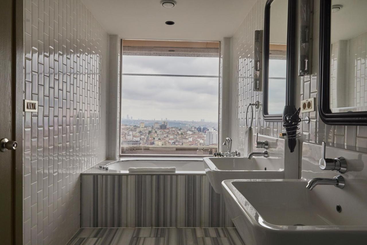 Suite Spa Bath,1417214856:JPEG