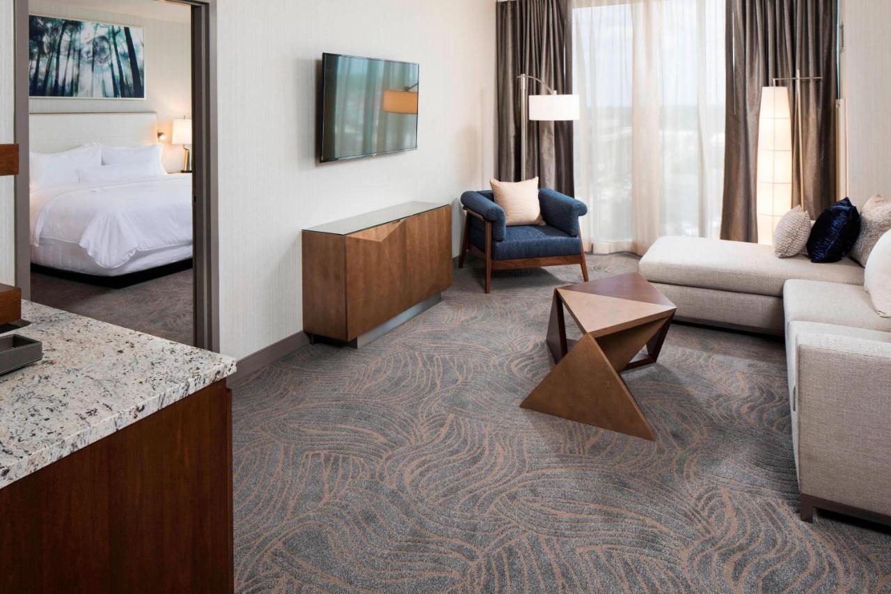 Executive Suite, 1 King