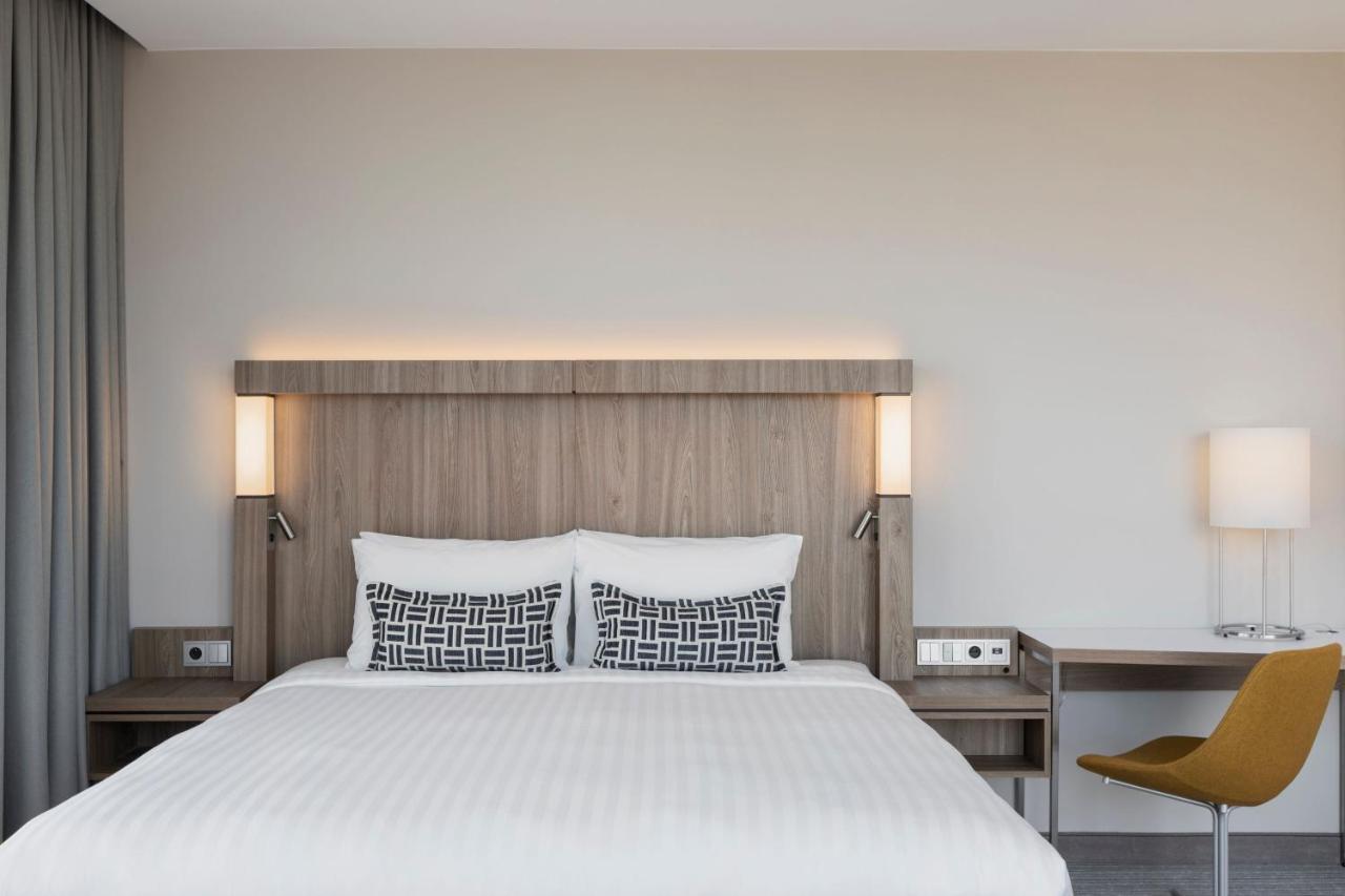 Junior Suite, 1 King, Sofa bed, City view