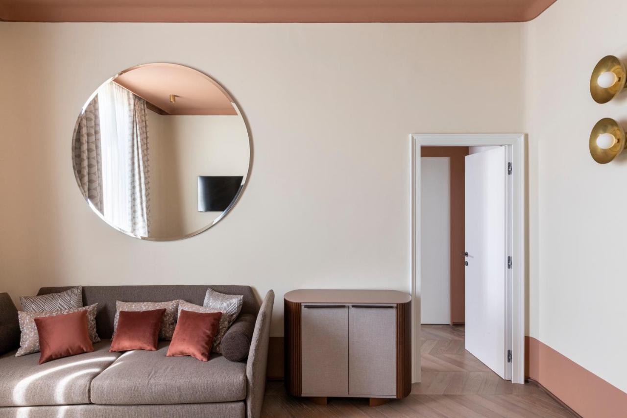 Suite,1419103965:JPEG