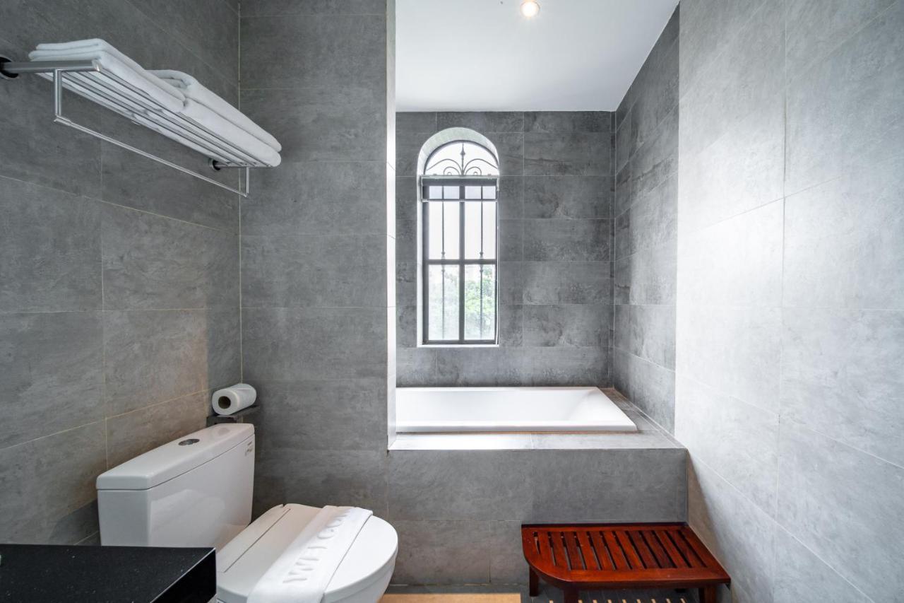 Studio Suite,1419546087:JPEG