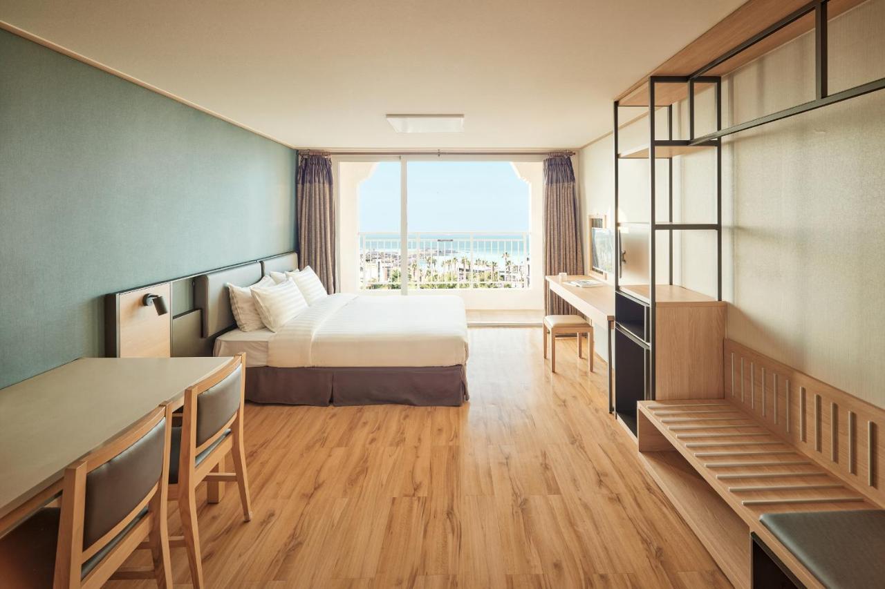 Family - Double Room (With Kitchenette, Ocean View)