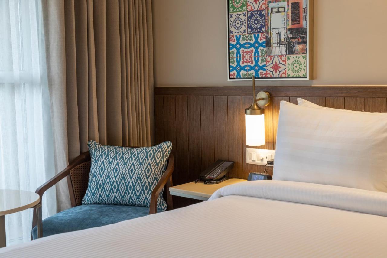 Pool View Queen Patio -Kids’ swim classes + 15% off Food & Beverage