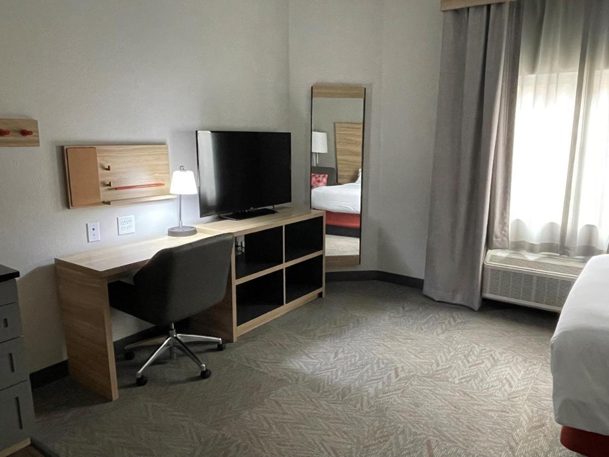 Queen Studio Suite