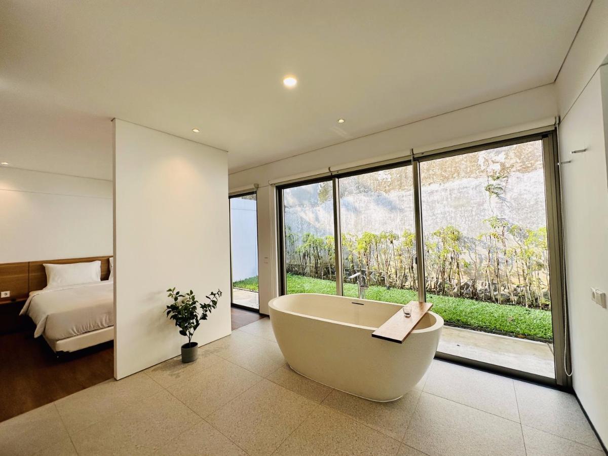 King Room with Spa Bath