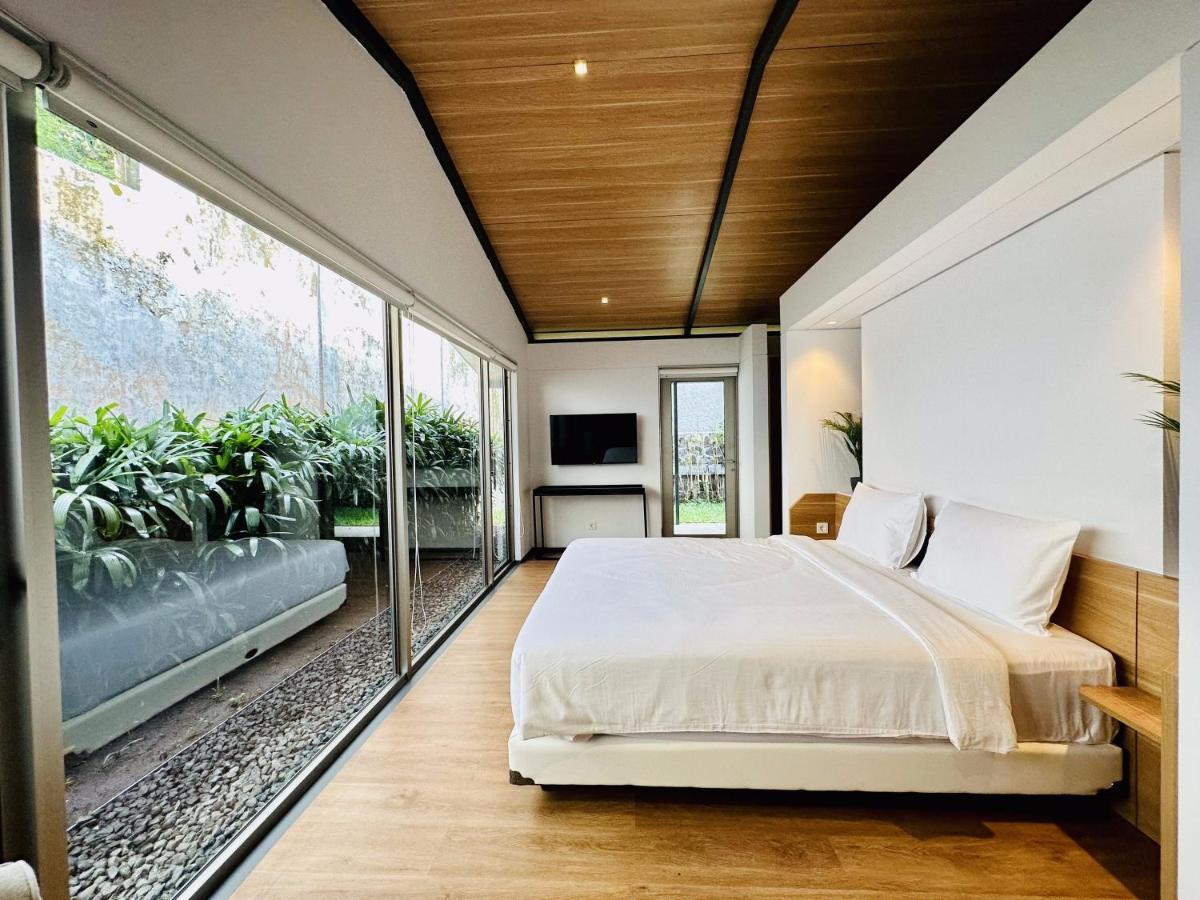 King Room with Spa Bath
