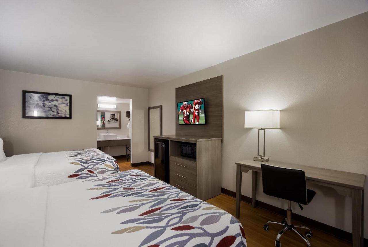 Deluxe Room with Two Queen Beds Smoke Free
