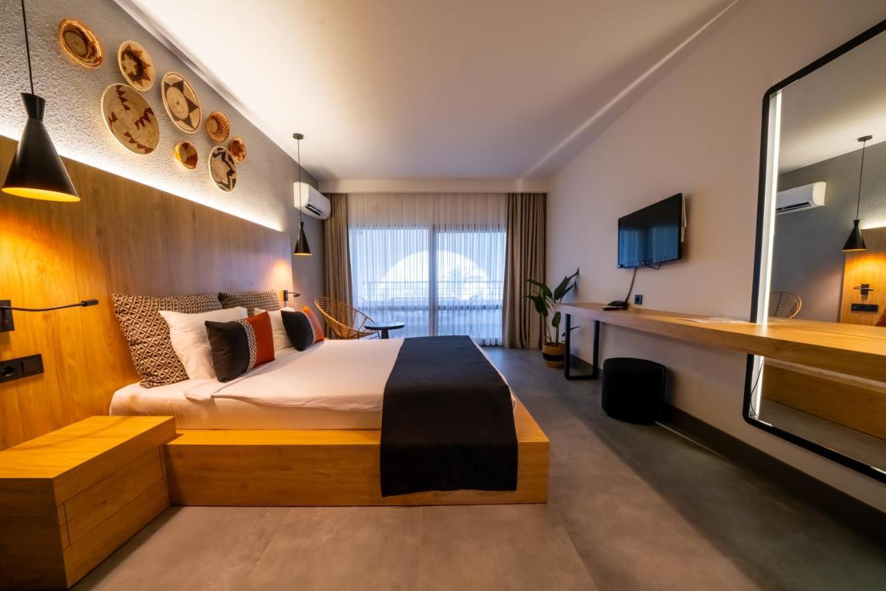 Deluxe Quadruple Room,1417435623:JPEG