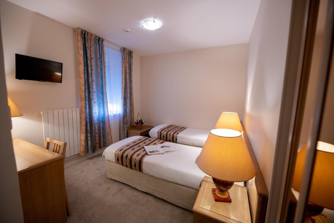 Twin Room,1421055303:JPEG