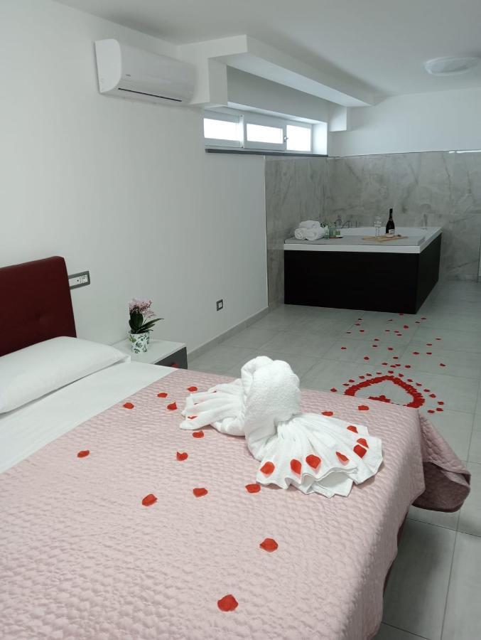 Suite with Hot Tub