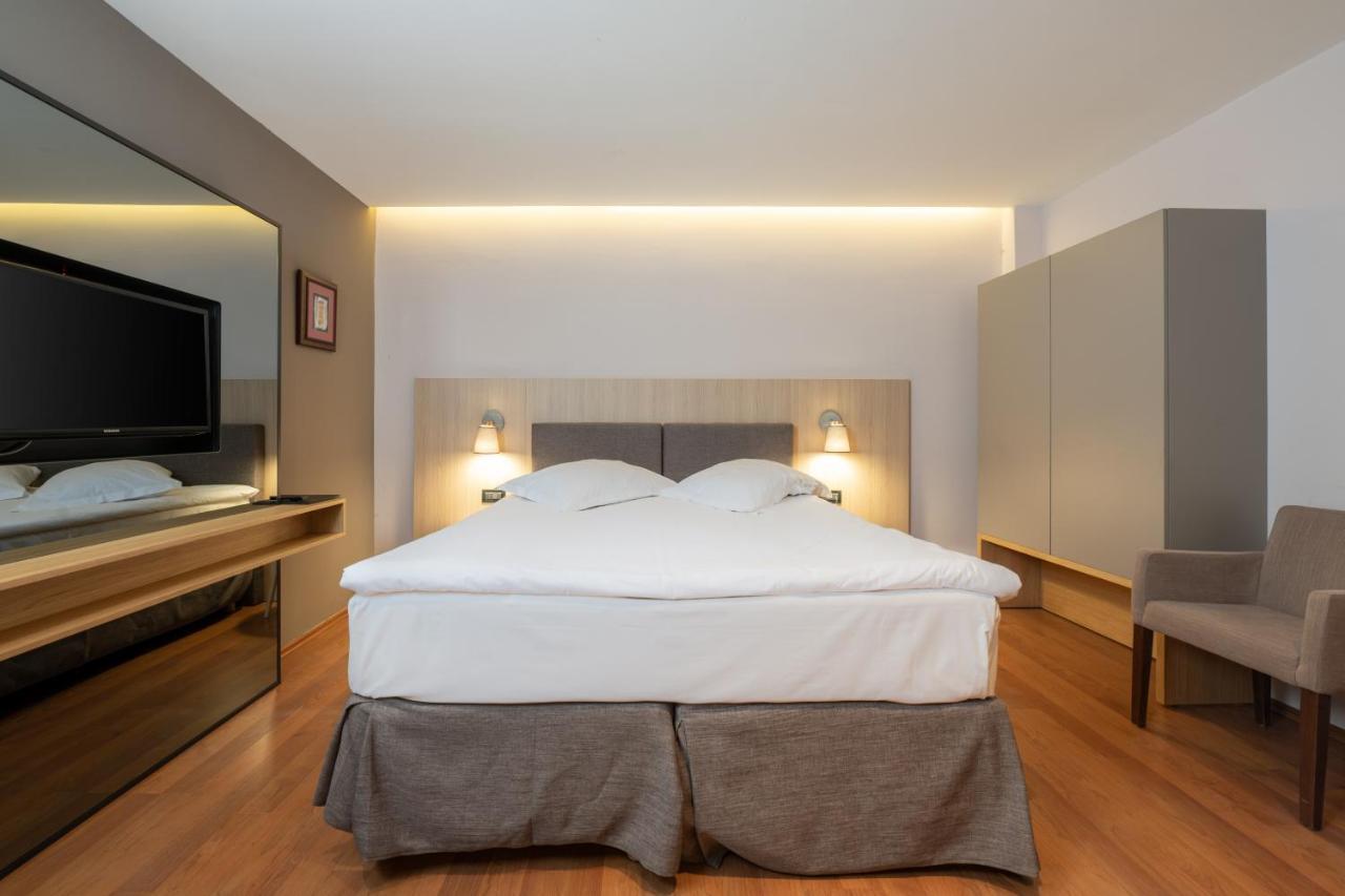 Doppelzimmer mit Gartenblick