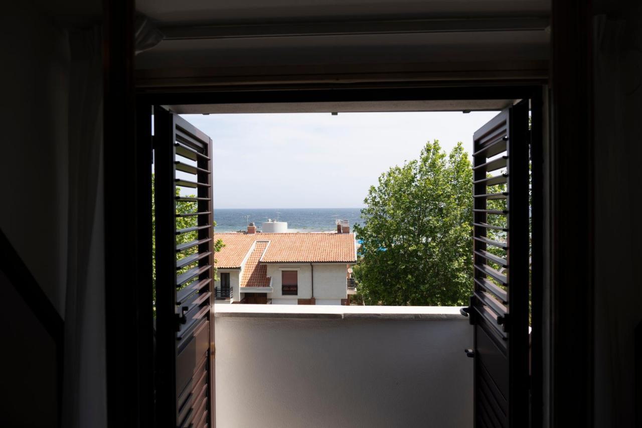 Family Room with Sea View