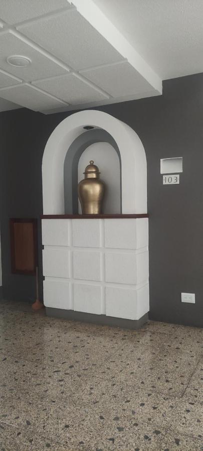 Quarto Duplo com 2 Camas de Casal