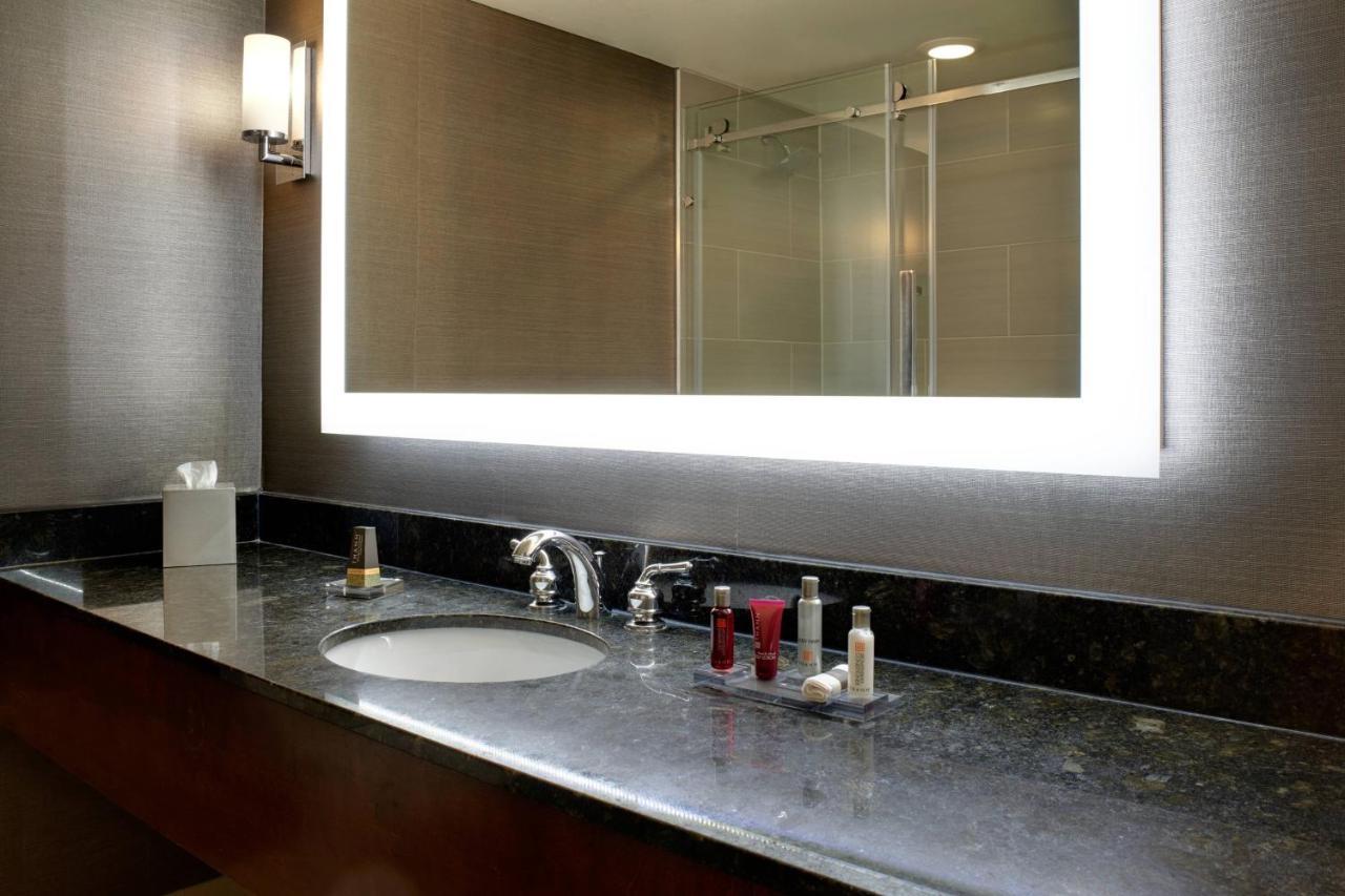 Queen Guest Room