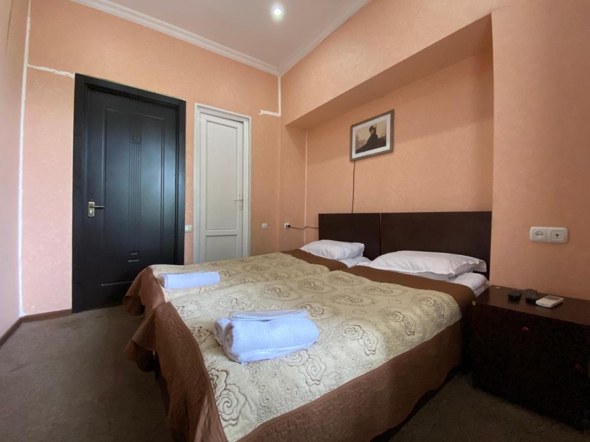 Standard Twin Room,1421846208:JPEG