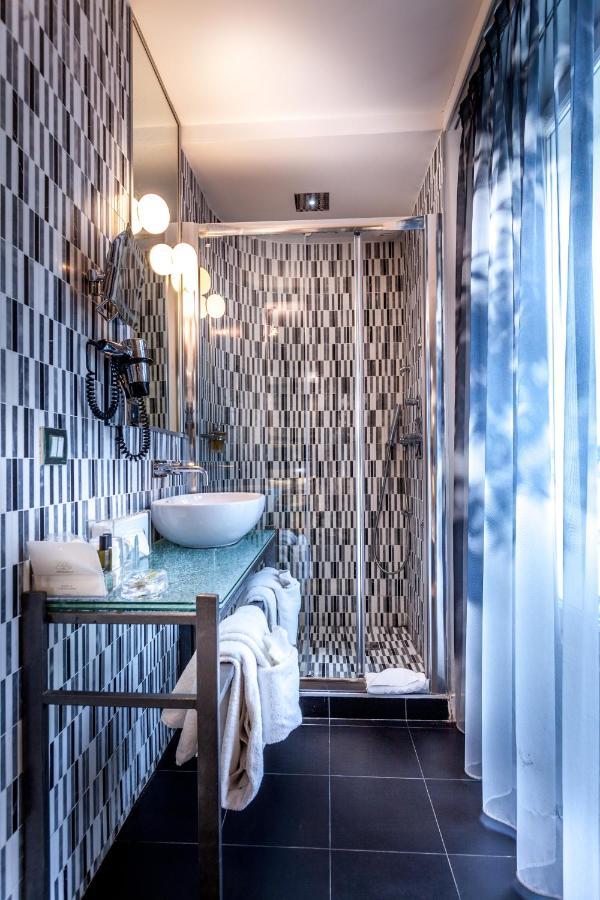 Standard Double Room Massaging-Jet Shower