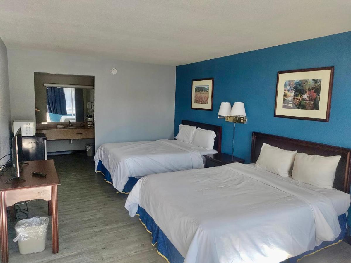 Double Room with Two Double Beds - Non-Smoking