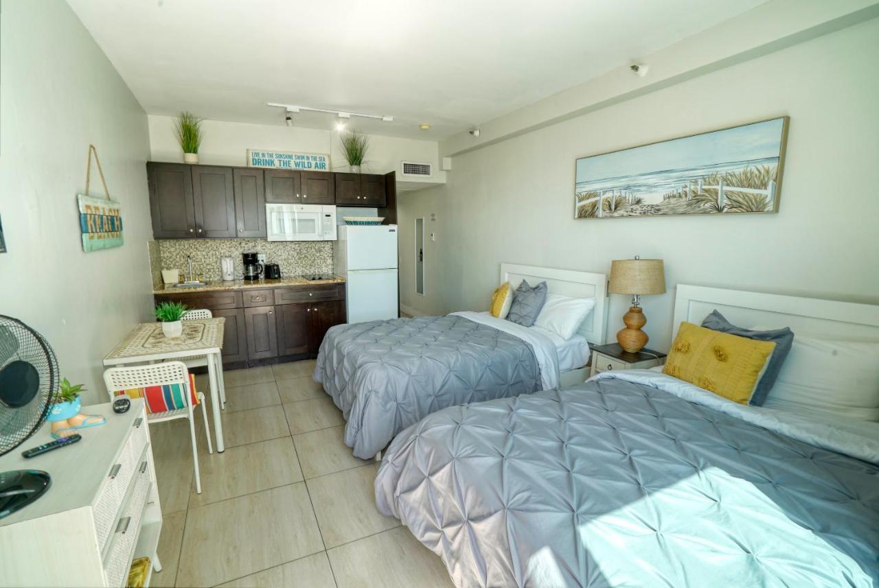 Estudio con balcón