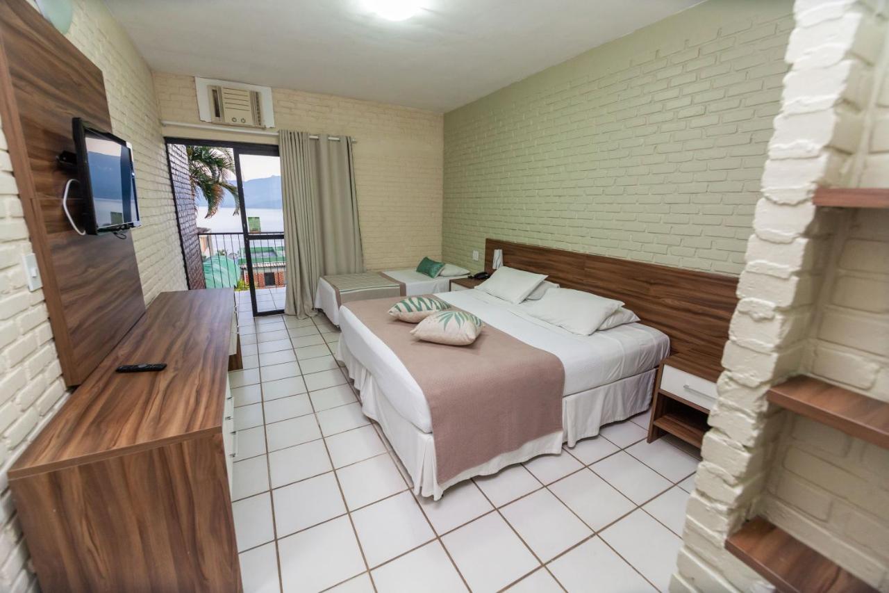 Quarto Standard com Vista Parcial do Mar