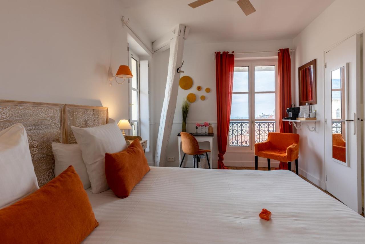 Chambre Double ou Lits Jumeaux - Vue Partielle sur Mer
