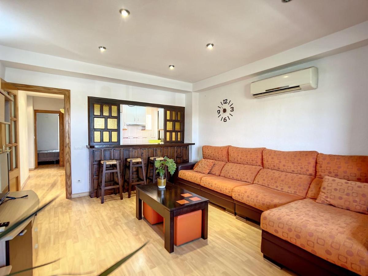 Deluxe Konuk Odası - Havuz Manzaralı, 1 Kral Yataklı ve Balkonlu