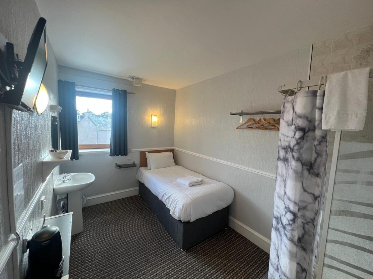 Single Room with Shared Toilet