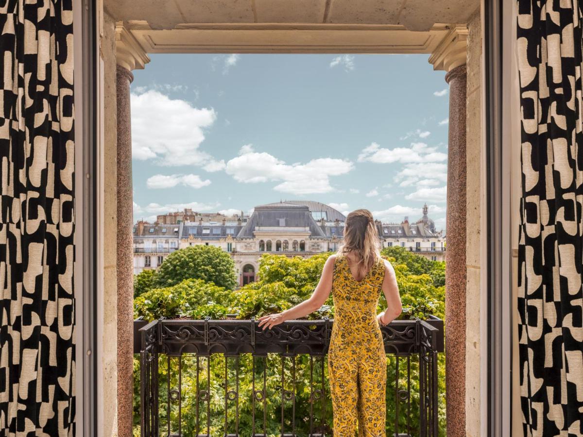 Junior Suite Balcony Paris View