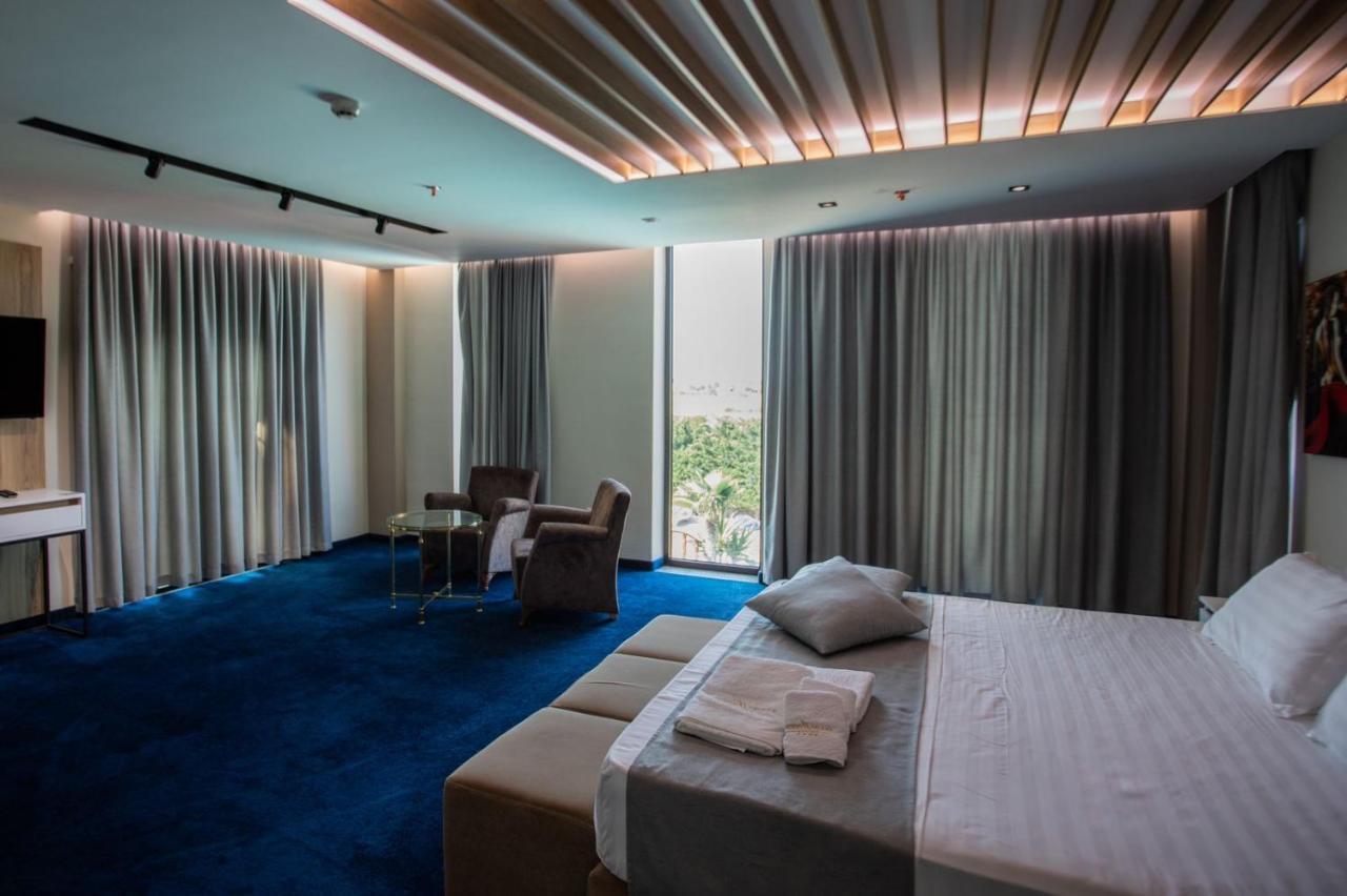 Suite mit Poolblick