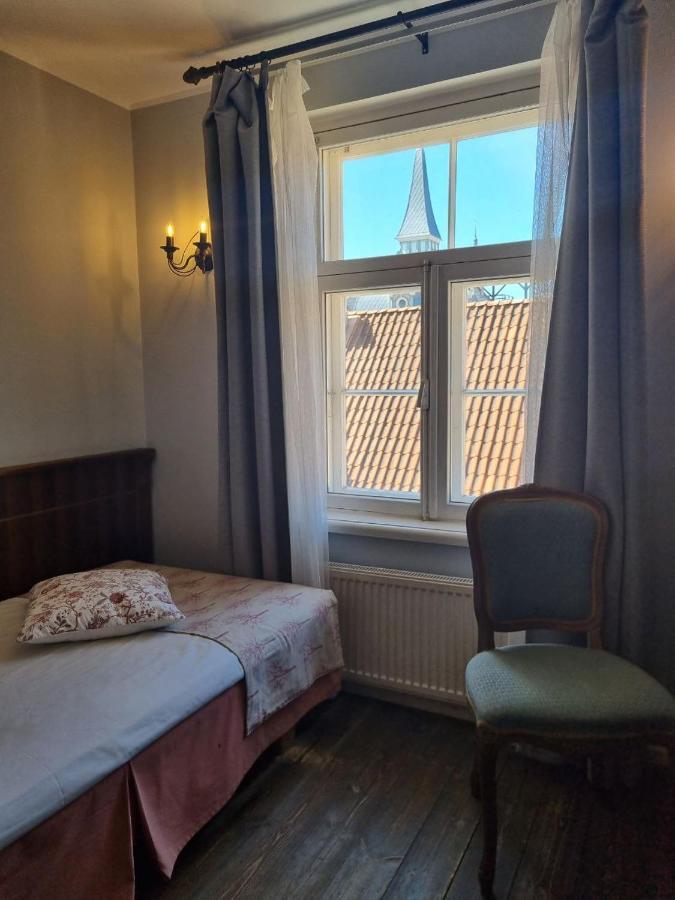 Single Room,1425666207:JPEG