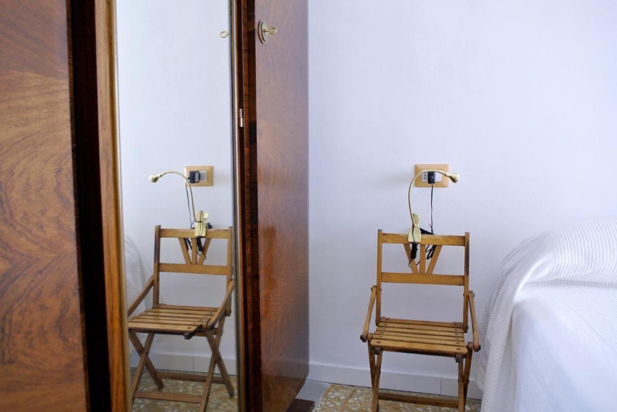 Dreibettzimmer mit Balkon