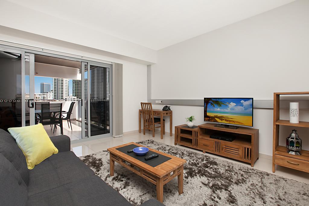 Supersize Family Room - Weekly Servicing